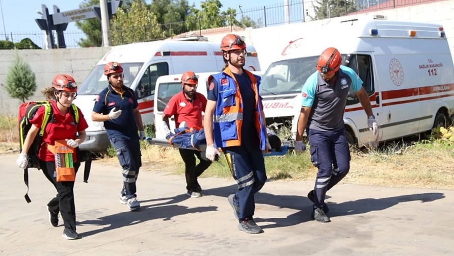 Diyarbakır’da gerçeği aratmayan deprem tatbikatı!