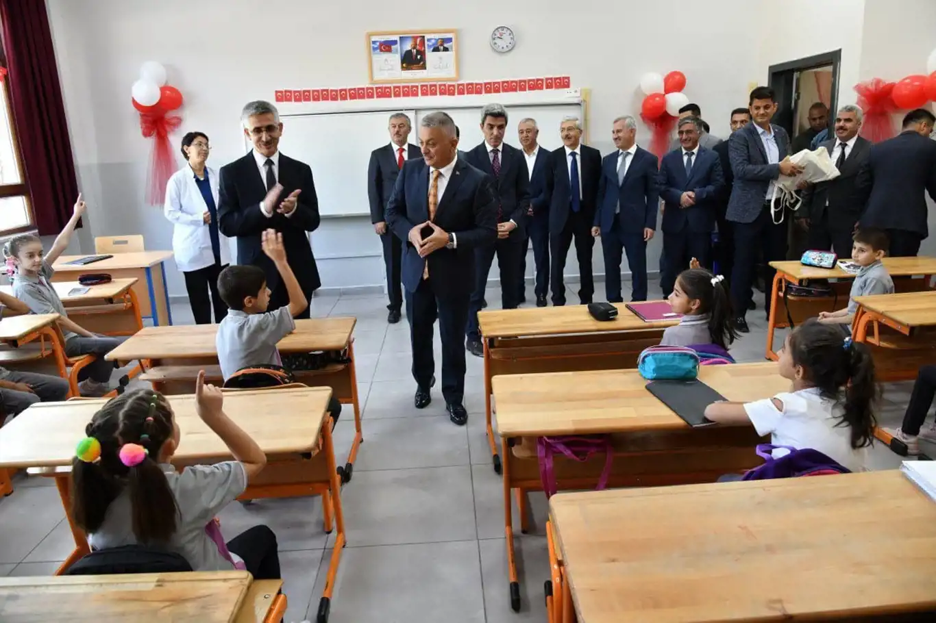 "Önceliğimiz, çocuklarımızın milli ve manevi değerleri benimsemesi"