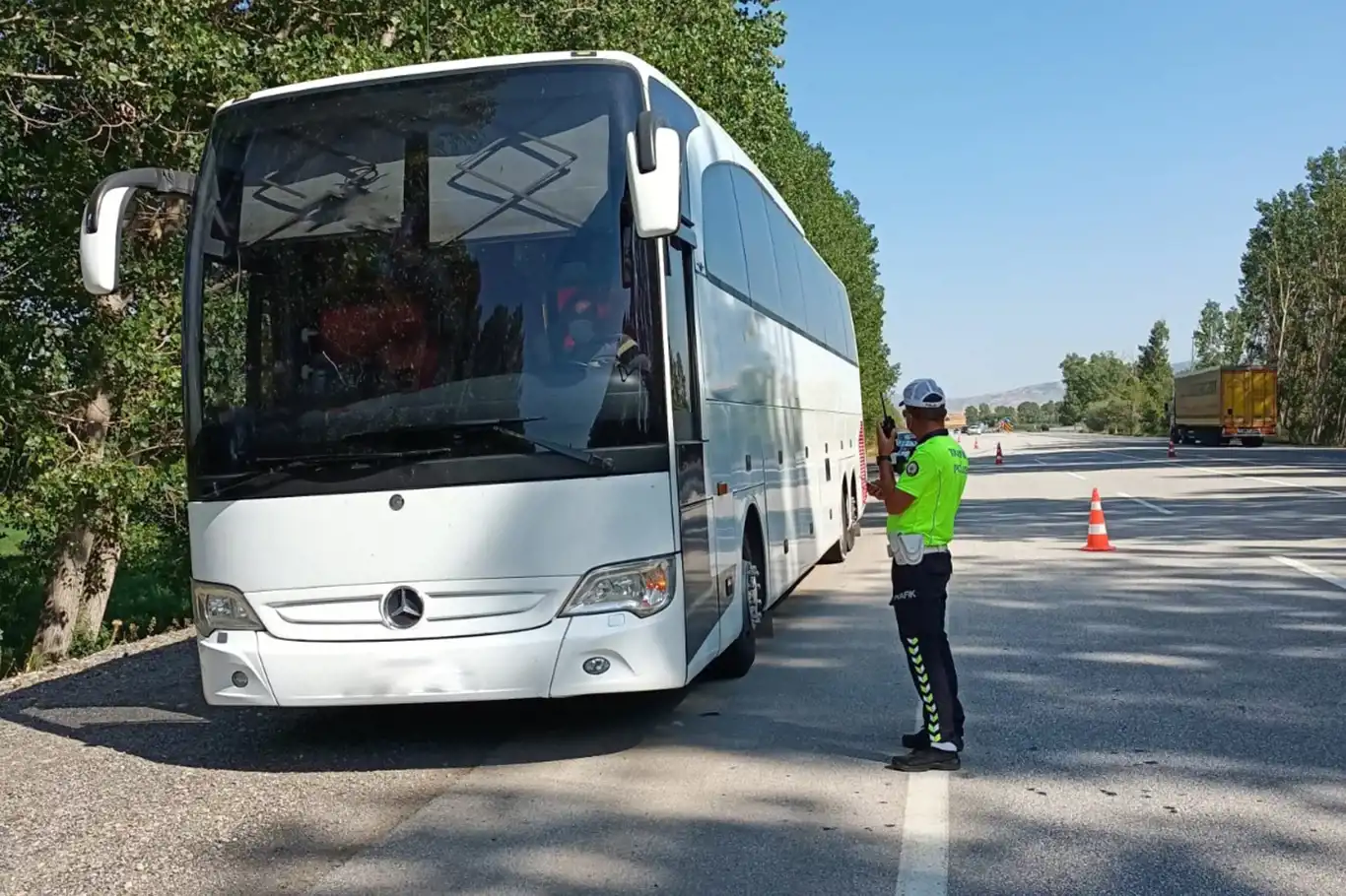 Tüm ülkede şehirlerarası yük ve yolcu taşımacılığı denetimi yapıldı