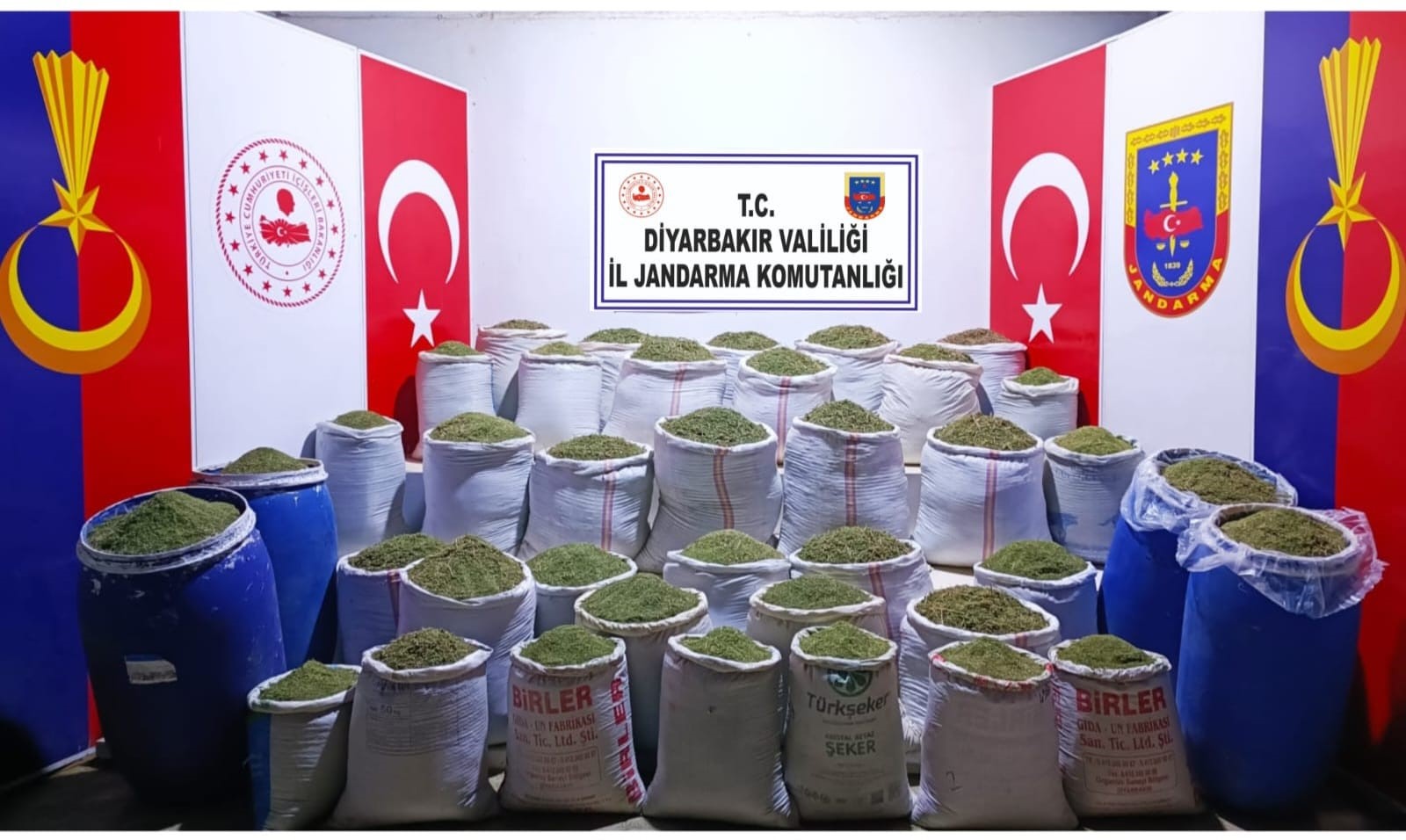 Diyarbakır’da 1 ton 319 kilo esrar ele geçirildi