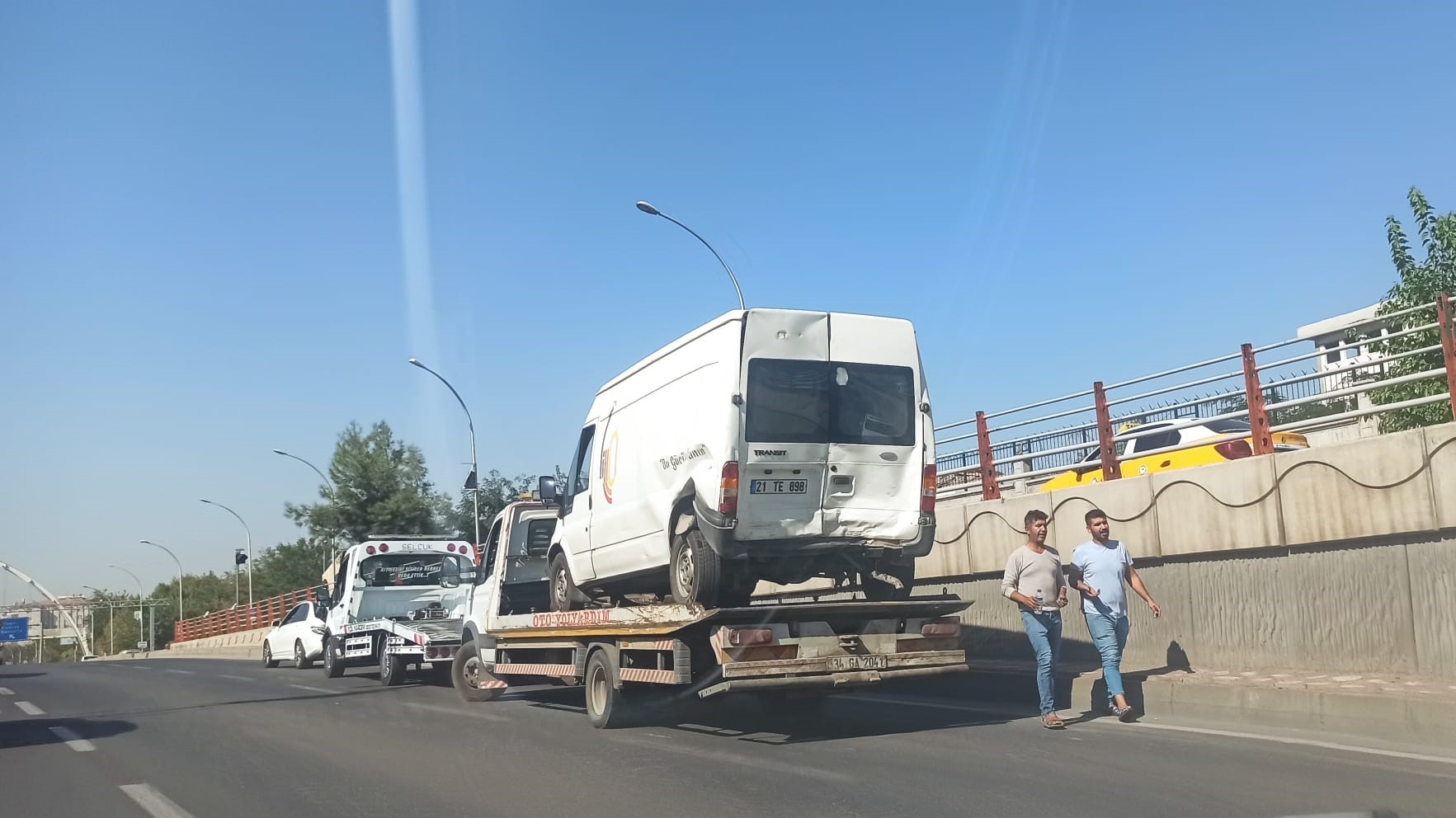 Diyarbakır-Şanlıurfa kara yolunda zincirleme kaza: 3 yaralı