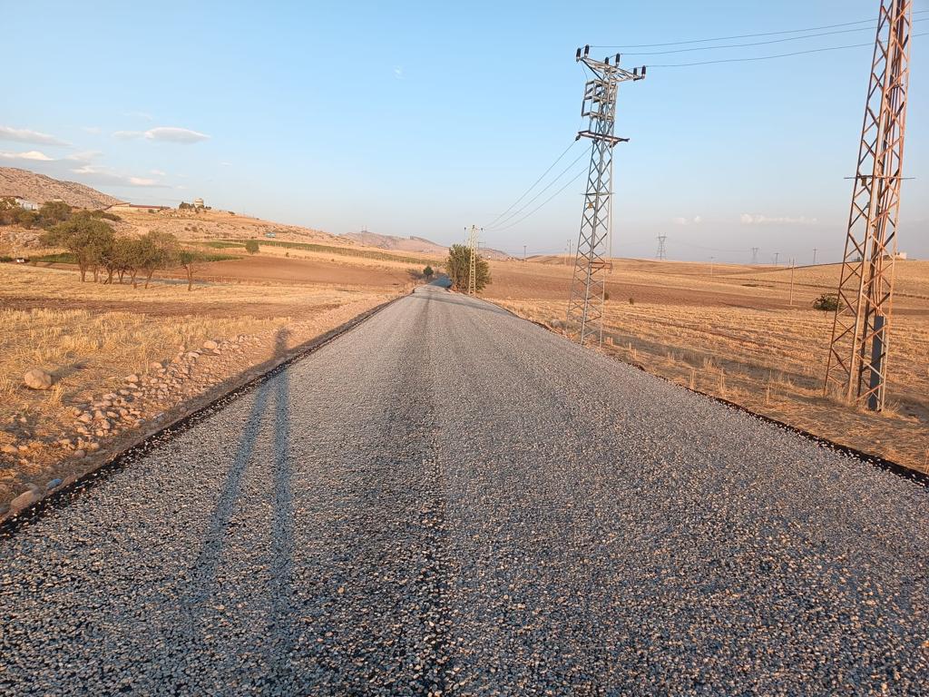 Hazro Kırmataş mahalle yolu asfaltlandı