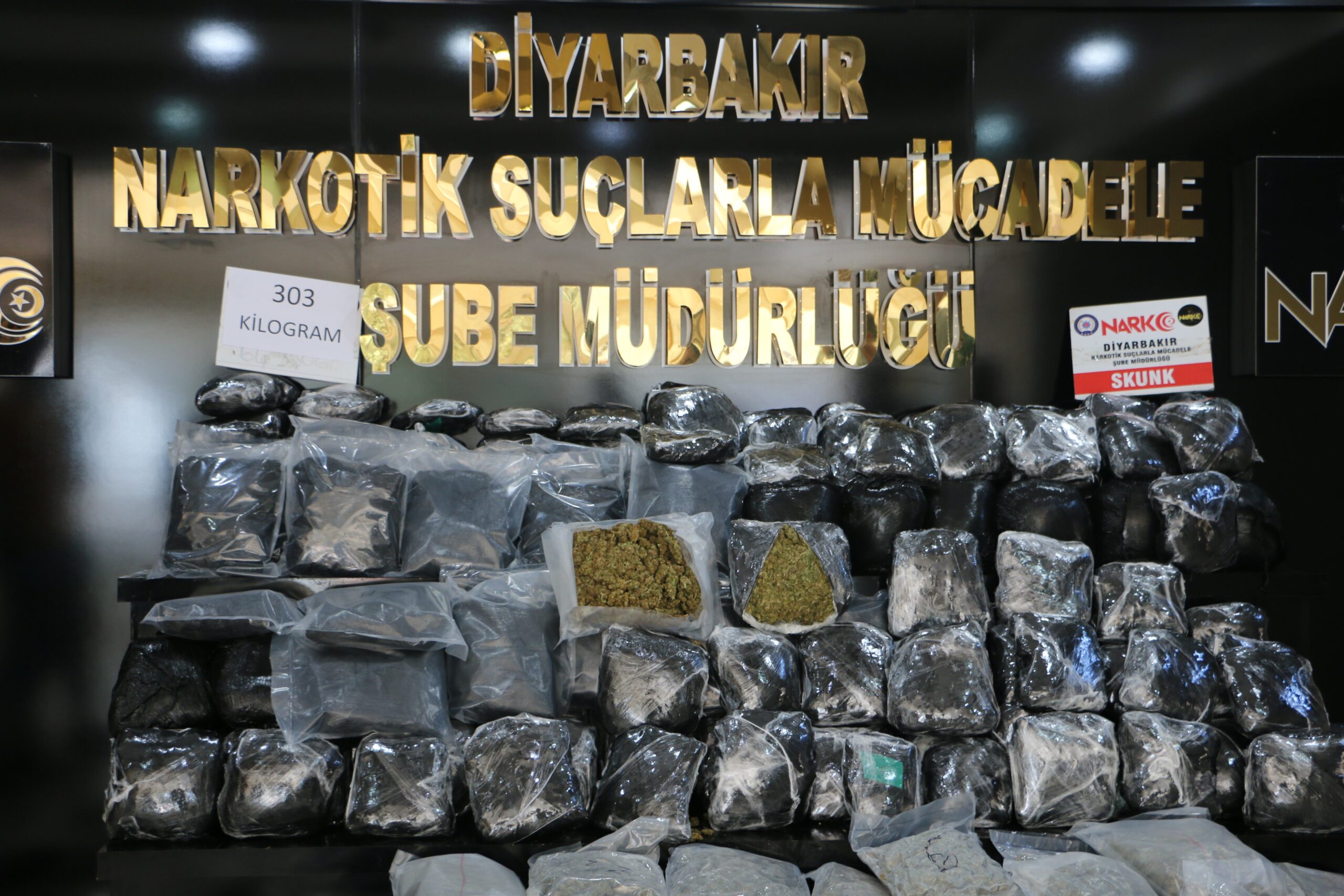 Diyarbakır’da 303 kilo uyuşturucu yakalandı