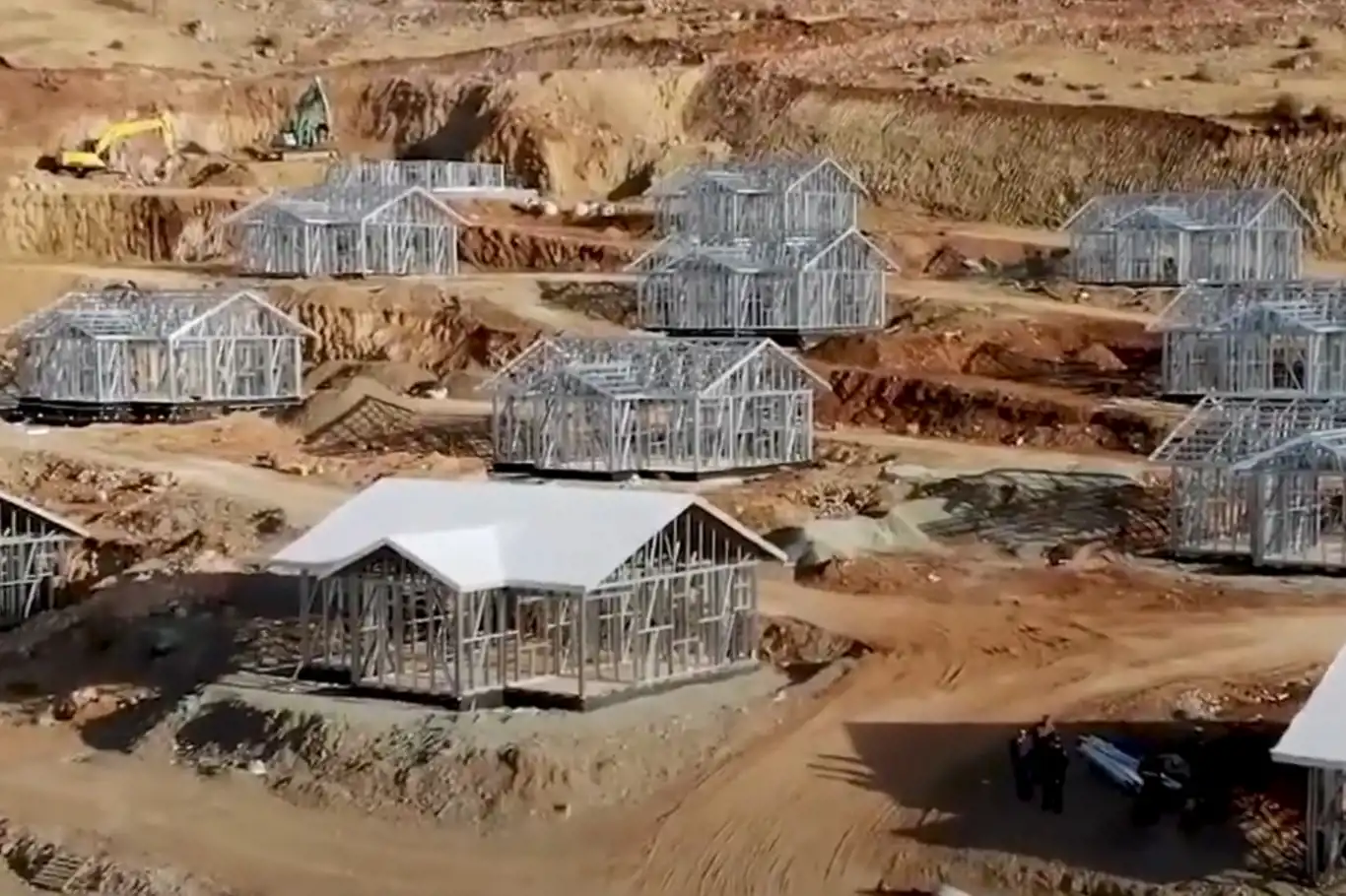 Deprem bölgesinde çelikten köy evi yapılacak