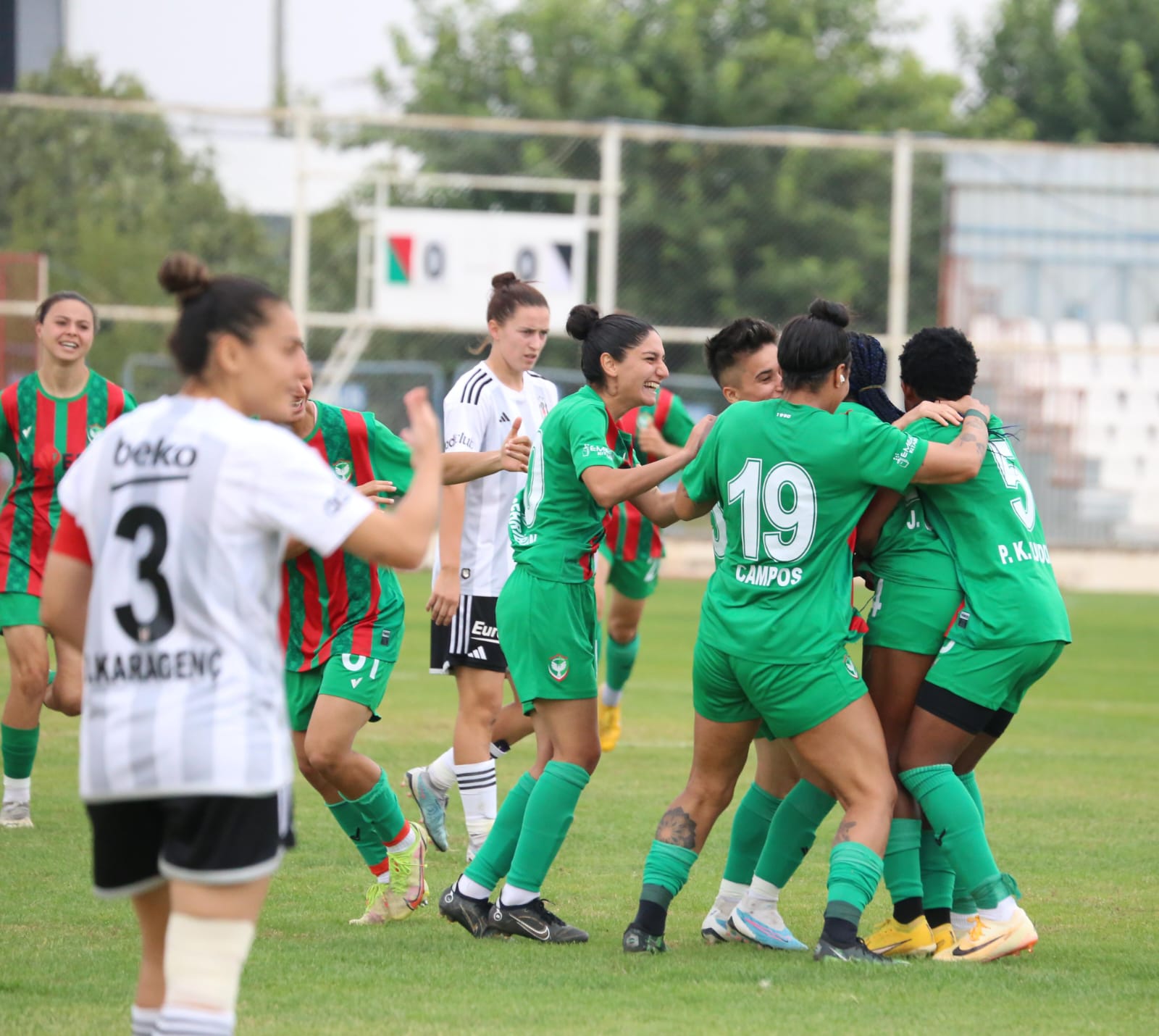 Amedspor kadın futbol takımı Beşiktaş'ı 1-0 mağlup etti