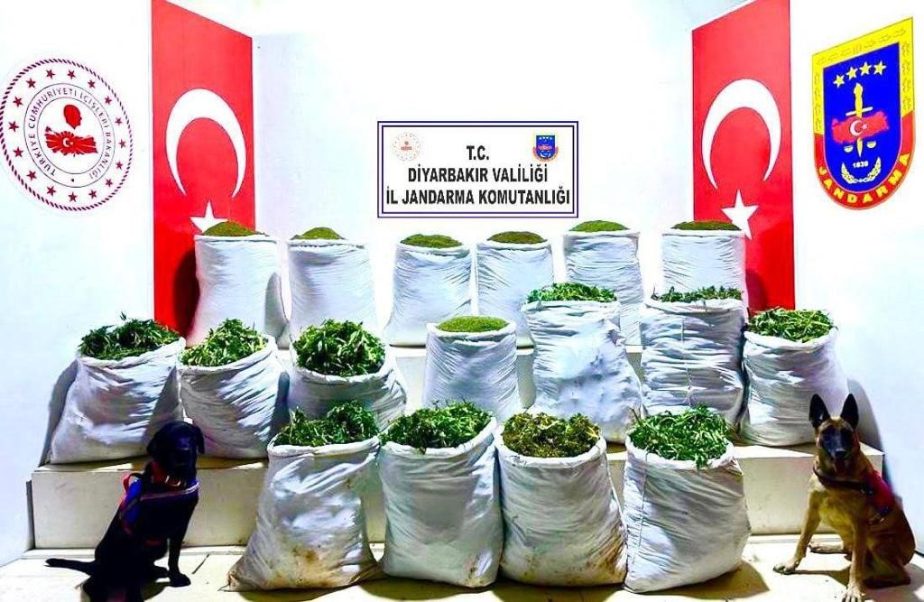 Diyarbakır’da 285 kilo esrar ele geçirildi