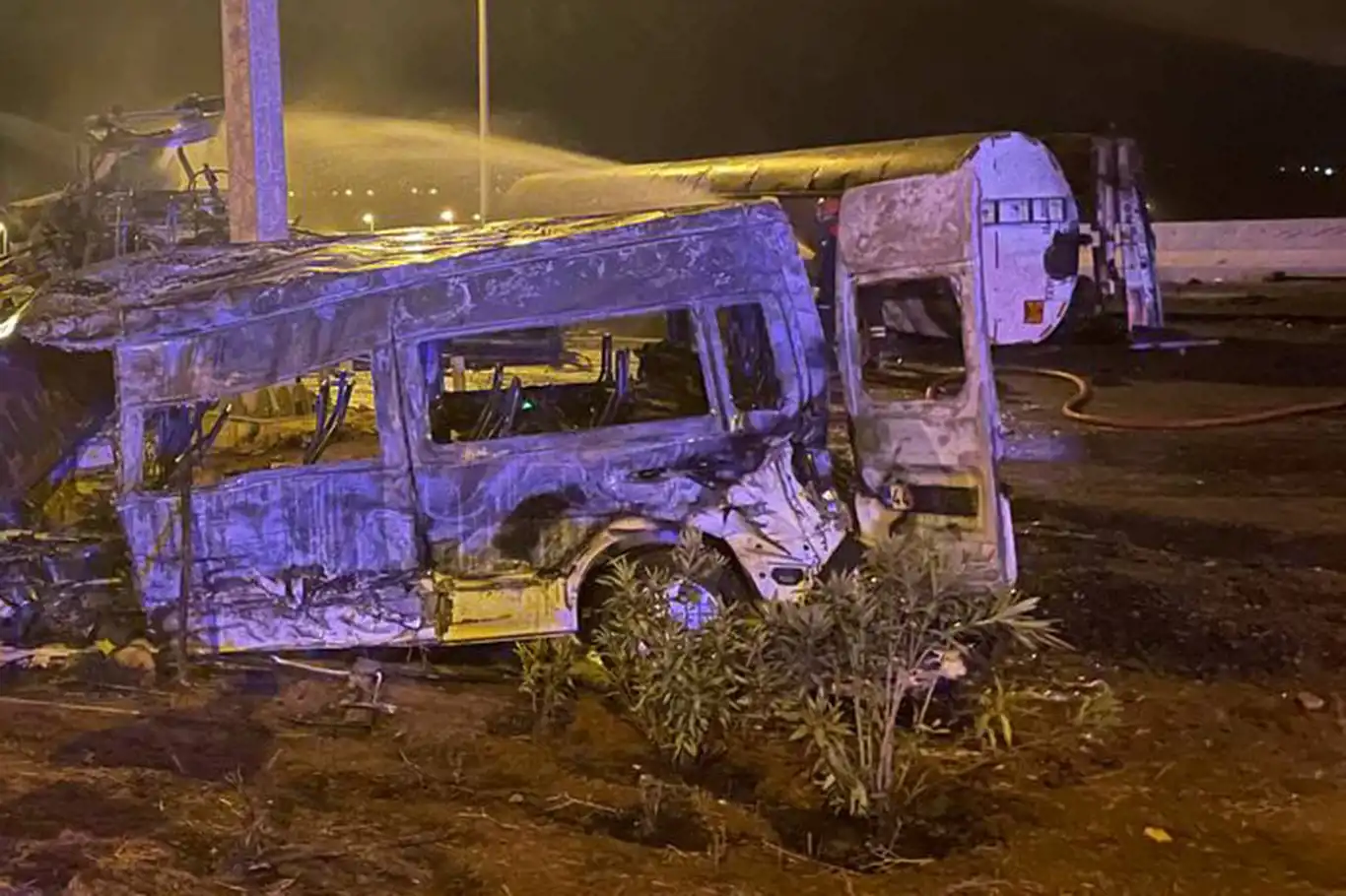 Freni patlayan tanker, 3 araca ve işçilere çarptı: 3 ölü, 11 yaralı