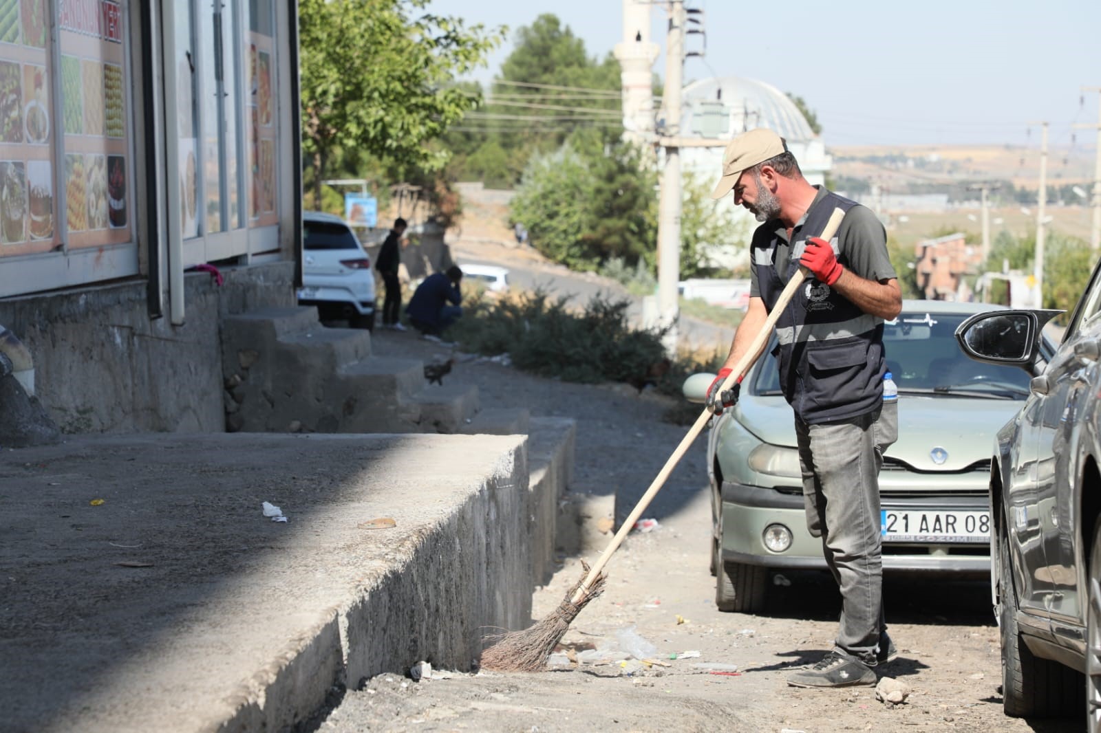 Yenişehir'de temizlik çalışmaları sürüyor