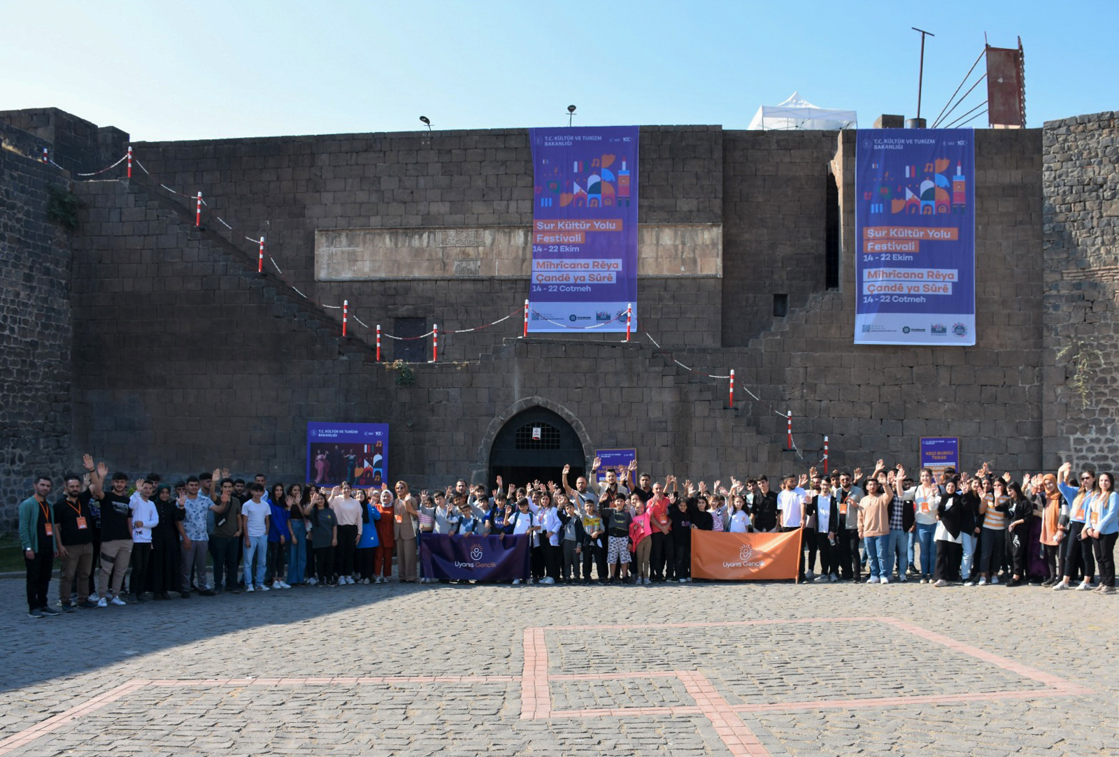 Diyarbakır’da Sur Kültür Yolu Festivali’ne öğrenci çıkarması