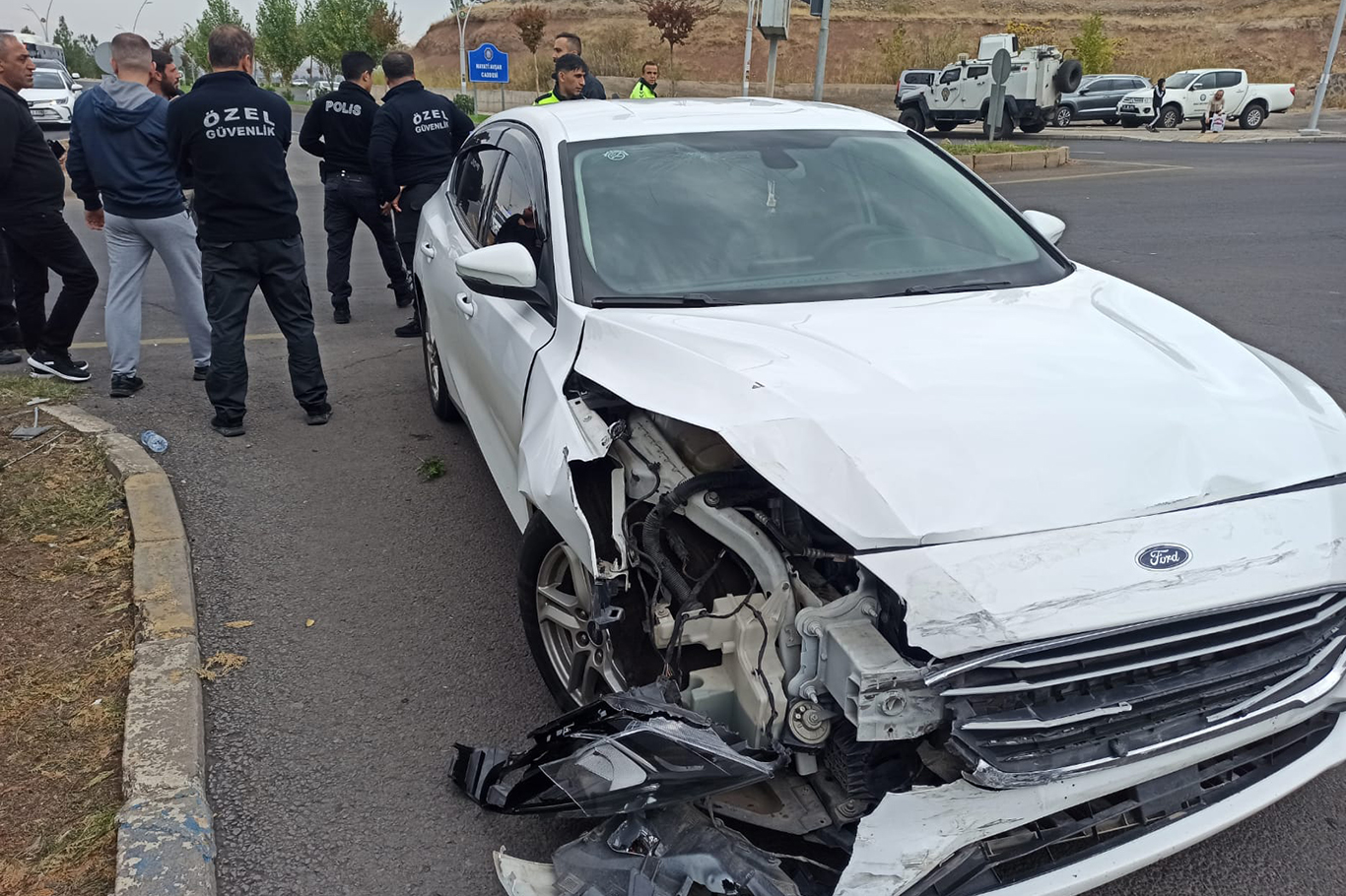 Diyarbakır'da kırmızı ışık ihlali yüzünden kaza: 2 yaralı