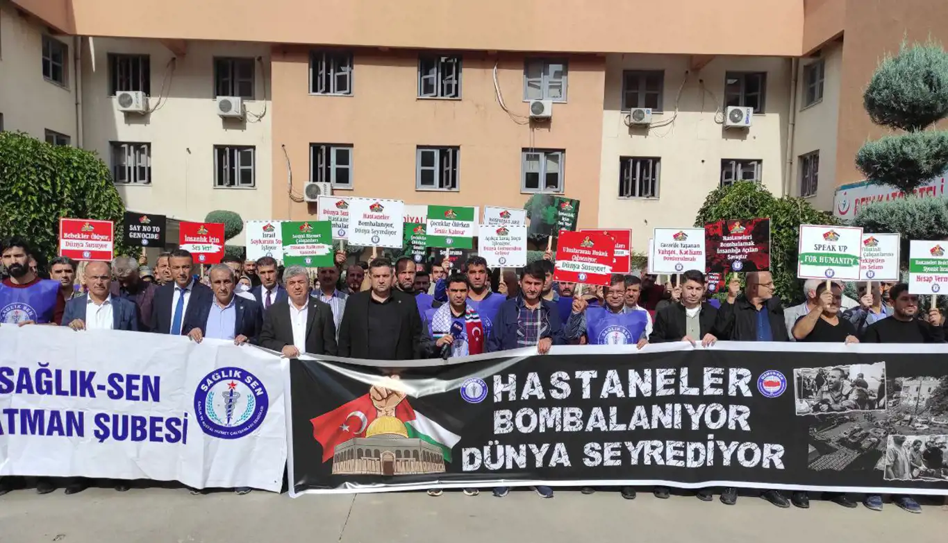 Sağlıkçılar saldırıları protesto etti