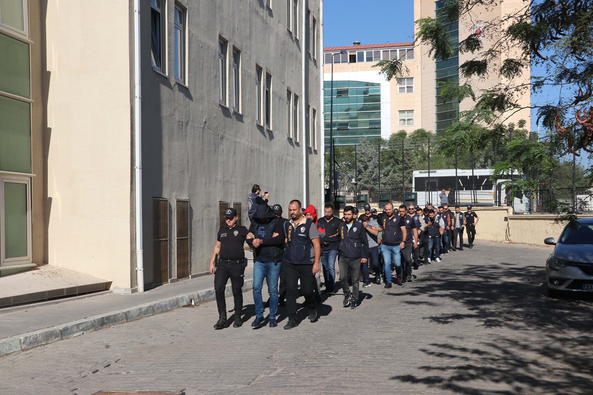 Diyarbakır Emniyetinden dijital inceleme: 16 tutuklama