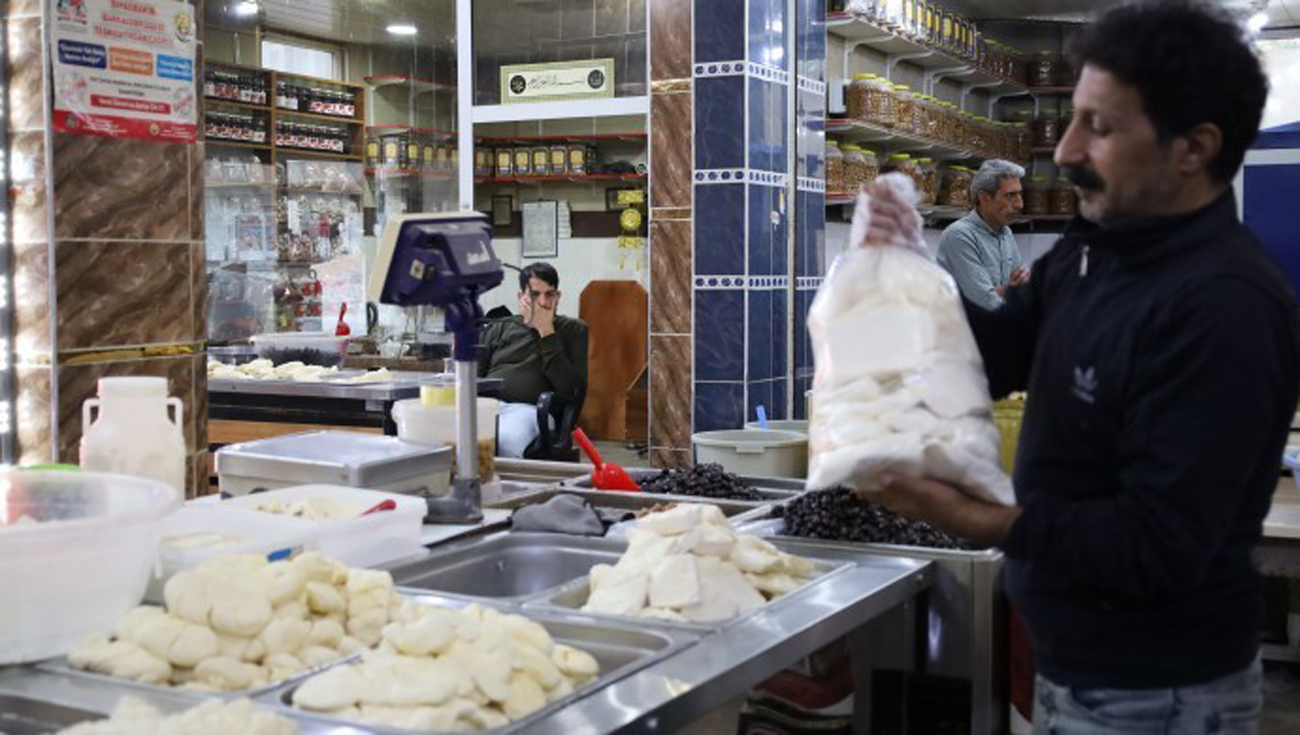 Diyarbakır’daki Peynir Pazarı esnaf isyanda;  Git gide batıyoruz!