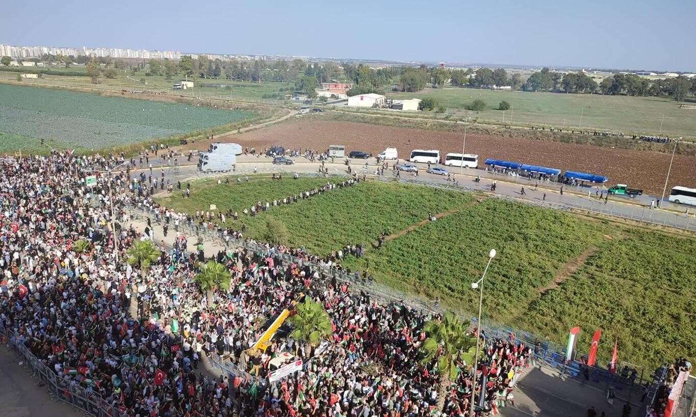 İncirlik Üssüne girmeye çalışanlara polis müdahale etti, program iptal edildi    