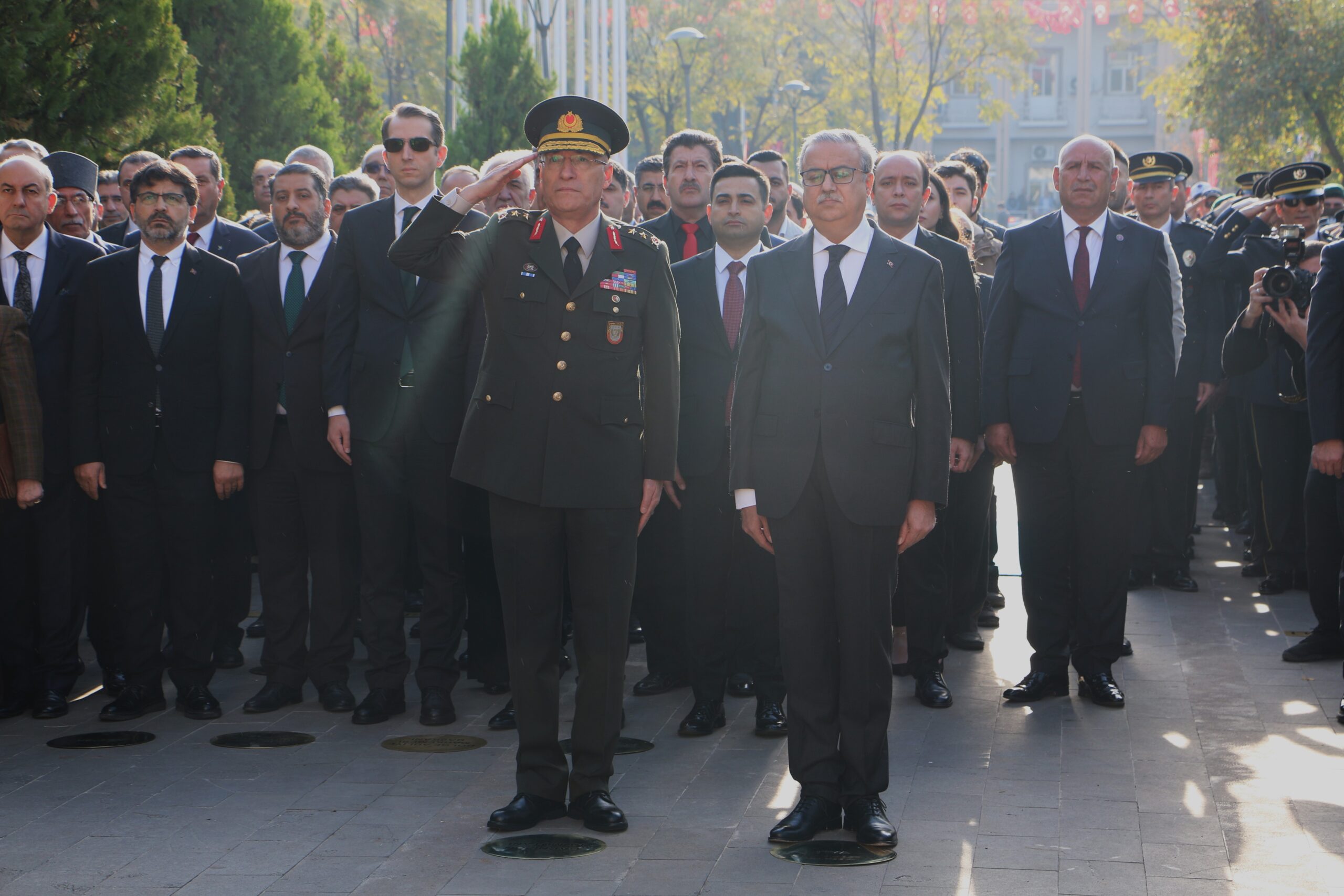 Diyarbakır ve bölgede  10 Kasım Atatürk’ü anma törenleri