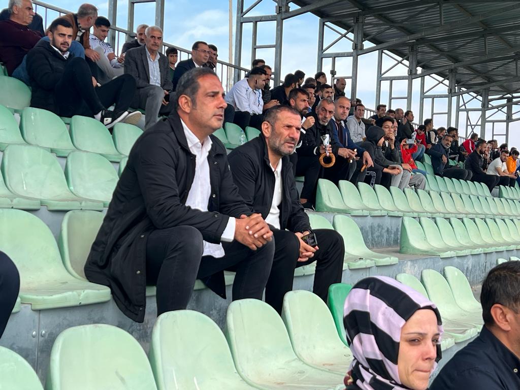 Diyarbekirspor yönetimi Bağlar Belediyespor maçında