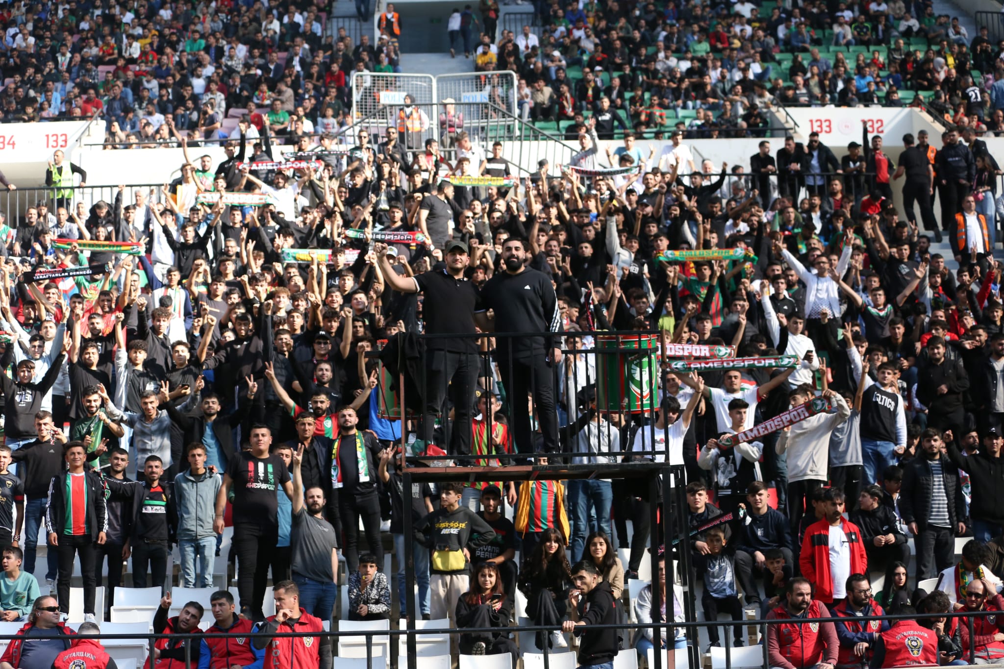 ‘Amedspor taraftarları geleceği tartışıyor’