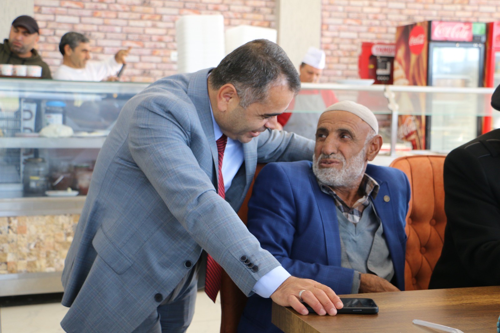 Diyarbakır’da AK Parti aday adayı bakın ne yaptı!