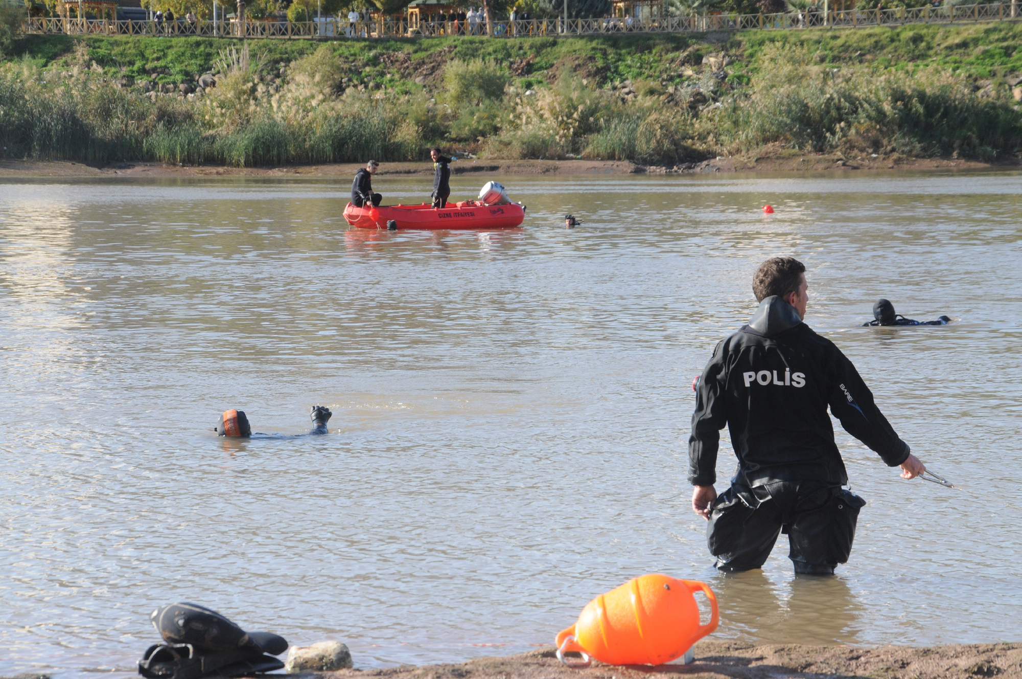 Diyarbakır AFAD’ın Dicle Nehri'nde kaybolan kızı arama çalışmaları sürüyor!