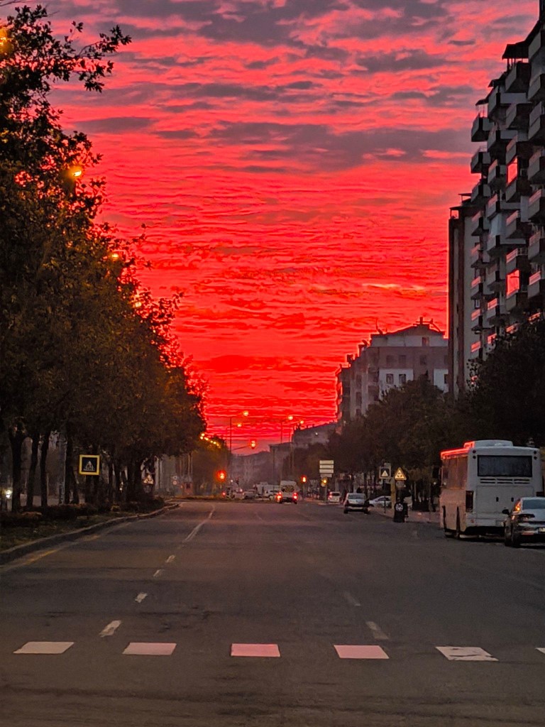 Diyarbakır kızıla boyandı