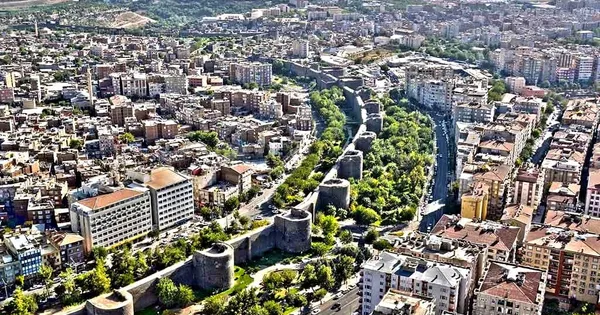 Diyarbakır'da araçlar çekilecek yollar kapanacak!