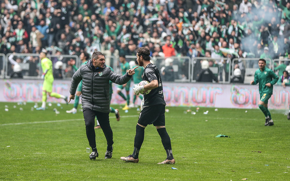 TFF geri adım attı: Bursaspor’un cezasını 7 maça düşürdüler