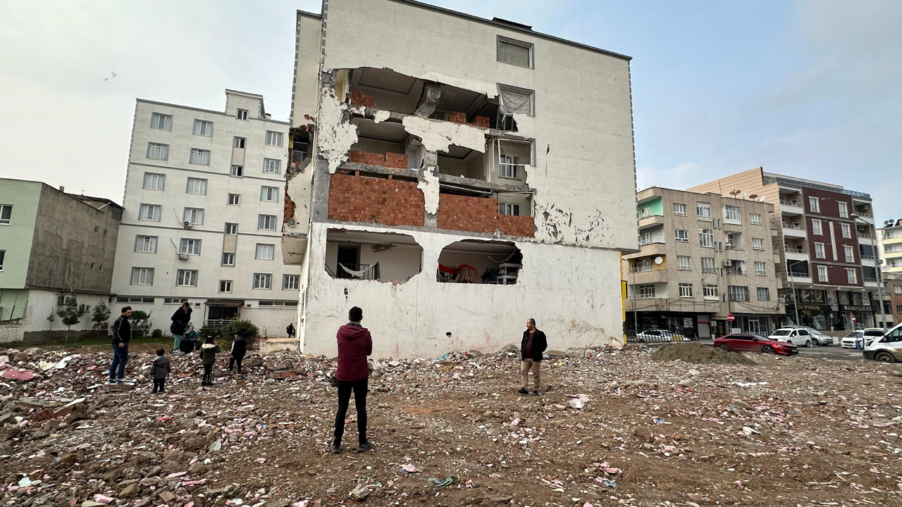 Deprem değil, yıkım ekibi mağdur etti!