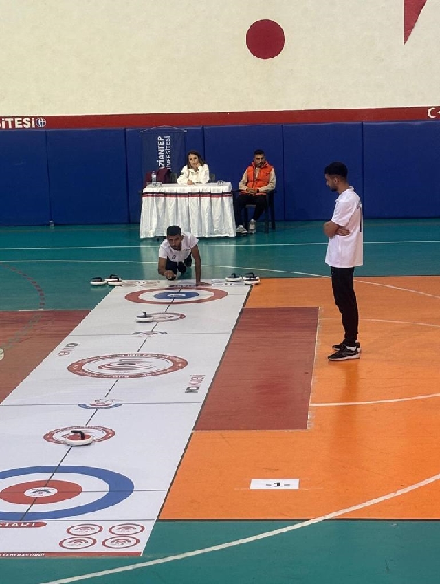 Diyarbakır Dicle Üniversitesi öğrencileri  Ünilig Floor Curling Şampiyonasında dereceye girdi