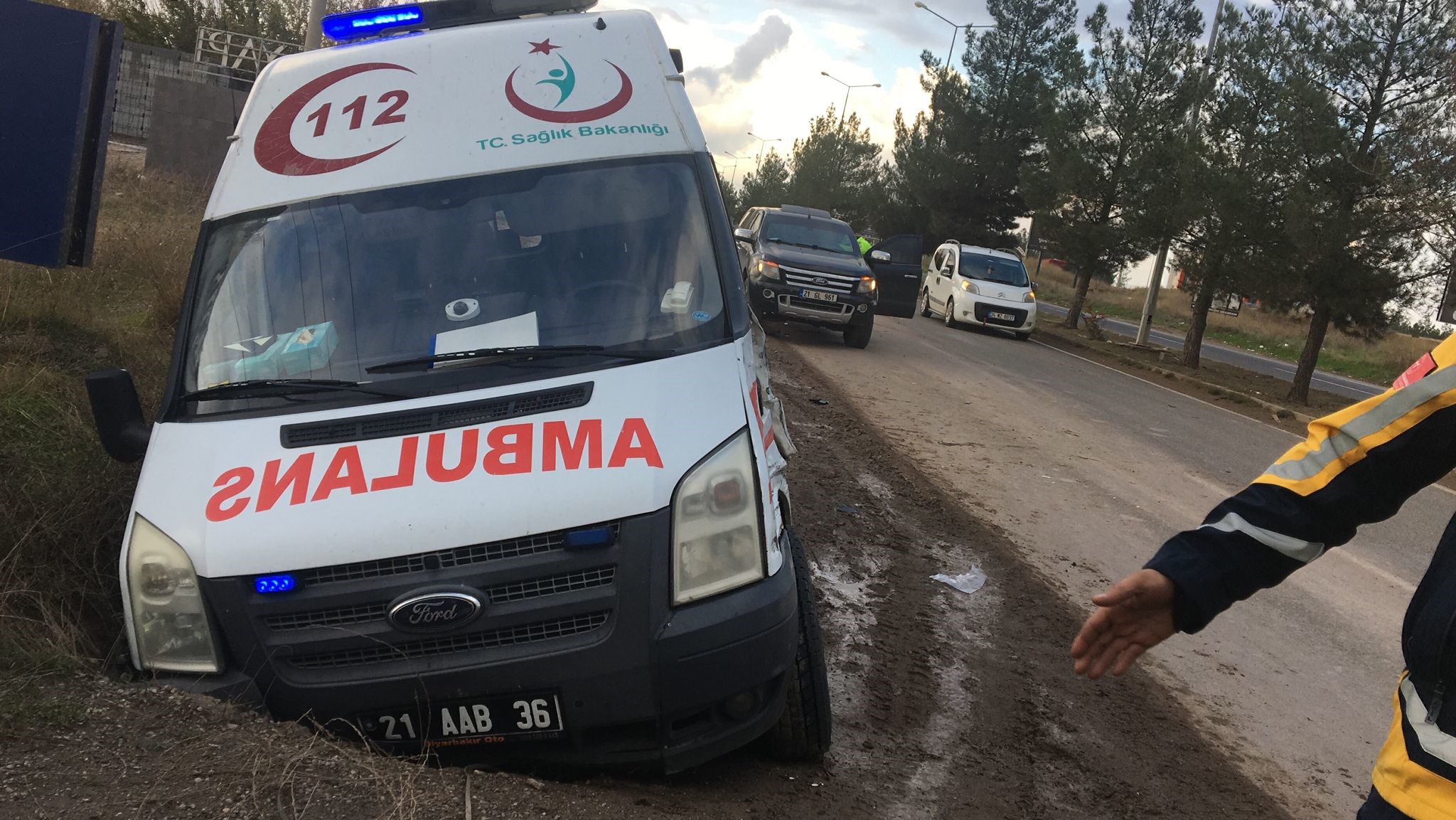 Diyarbakır’da ambulans kaza yaptı