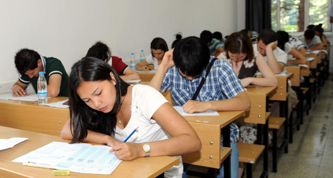 Diyarbakır'da Tesettürlü öğrenci yi sınava almadılar iddiası