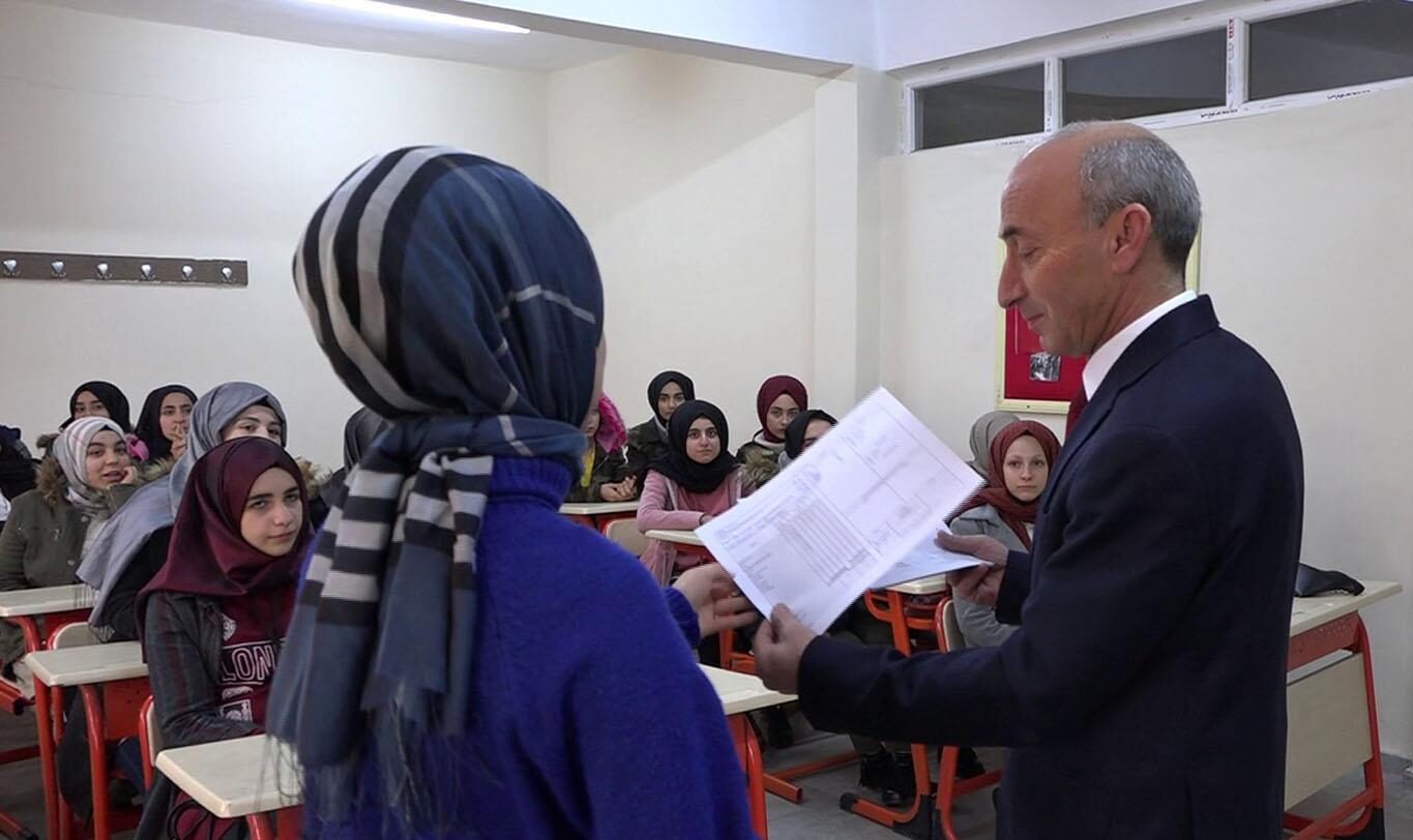 "Peygamberlerden sonra onların görevini ifa edecekler, eğitimciler ve alimlerdir"