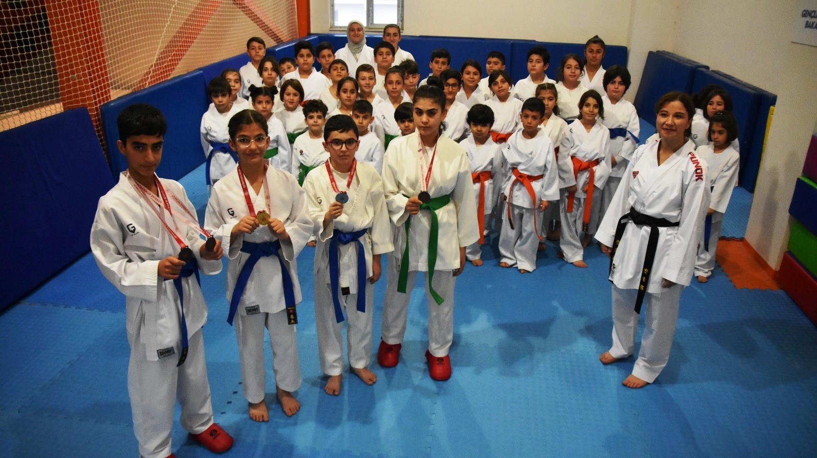 Bölgenin ilk kadın karate antrenörü: Diyarbakırlı Meryem