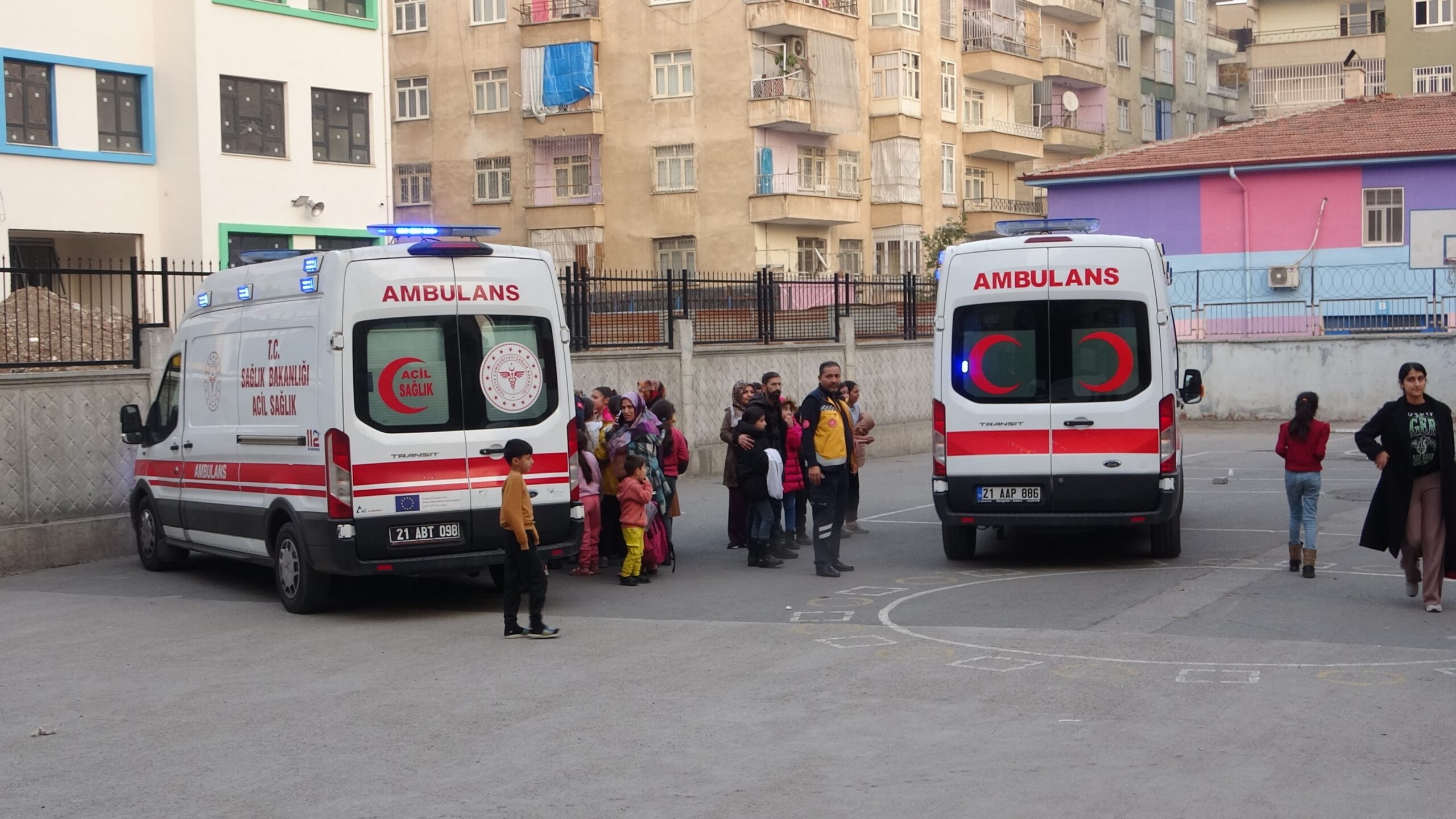 Diyarbakır’daki bir okulda gıda zehirlenmesi!