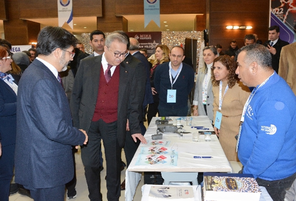 Güneydoğu Bölgesel Kariyer Fuarı Diyarbakır’da başladı!