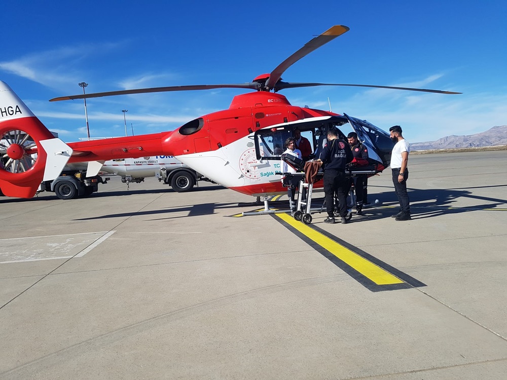 Ambulans helikopter 6 aylık Büşra için havalandı