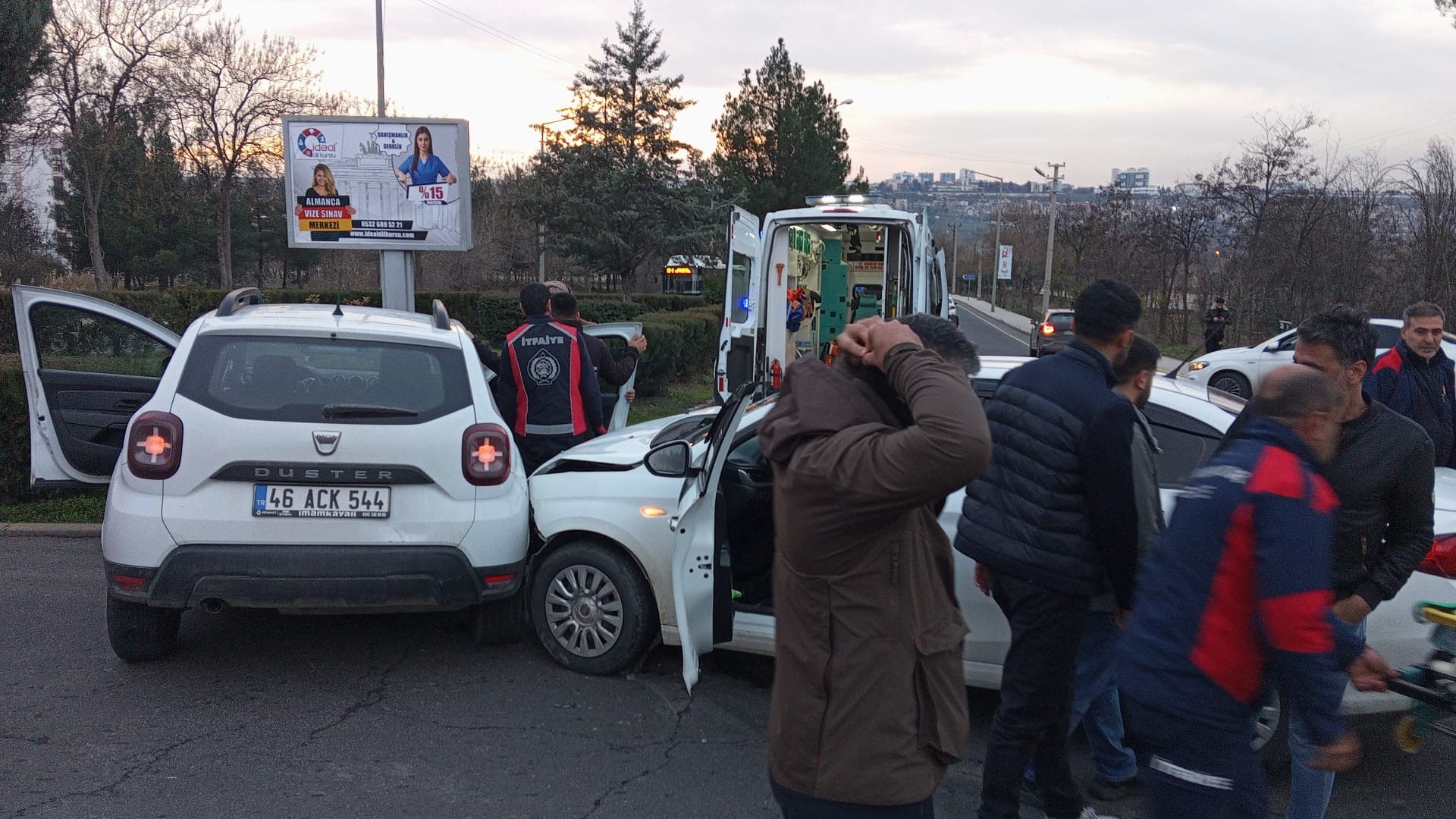  Diyarbakır'da üniversite yerleşkesinde kaza: 2 yaralı