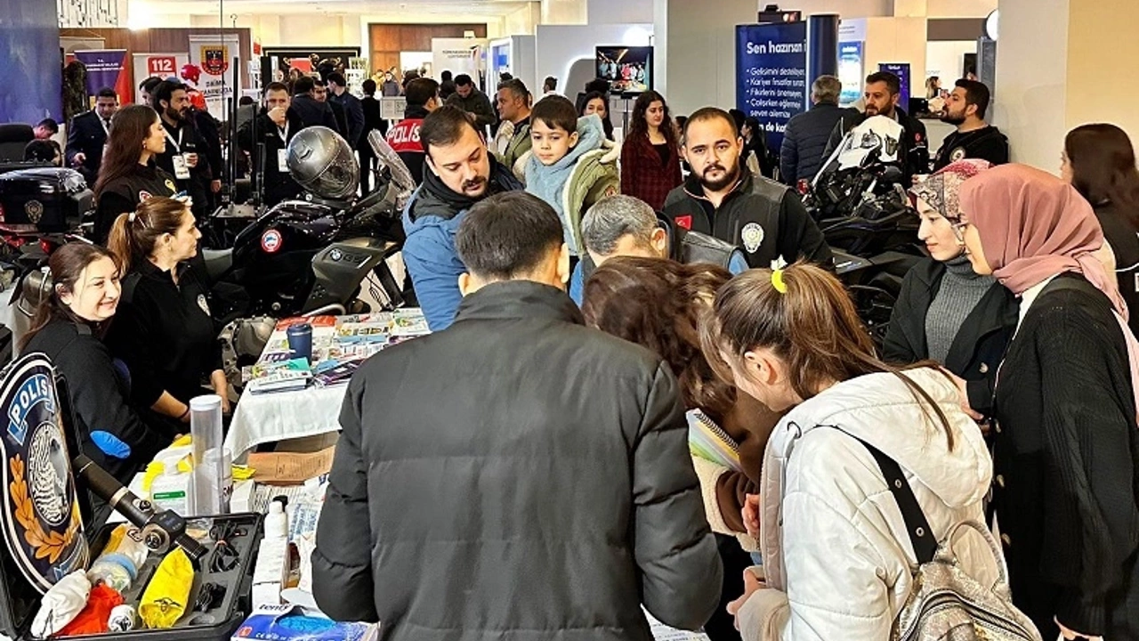 Diyarbakır’da binlerce kişi ziyaret etti