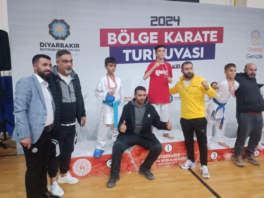 Diyarbakır’da miniklerin karate performansı göz doldurdu