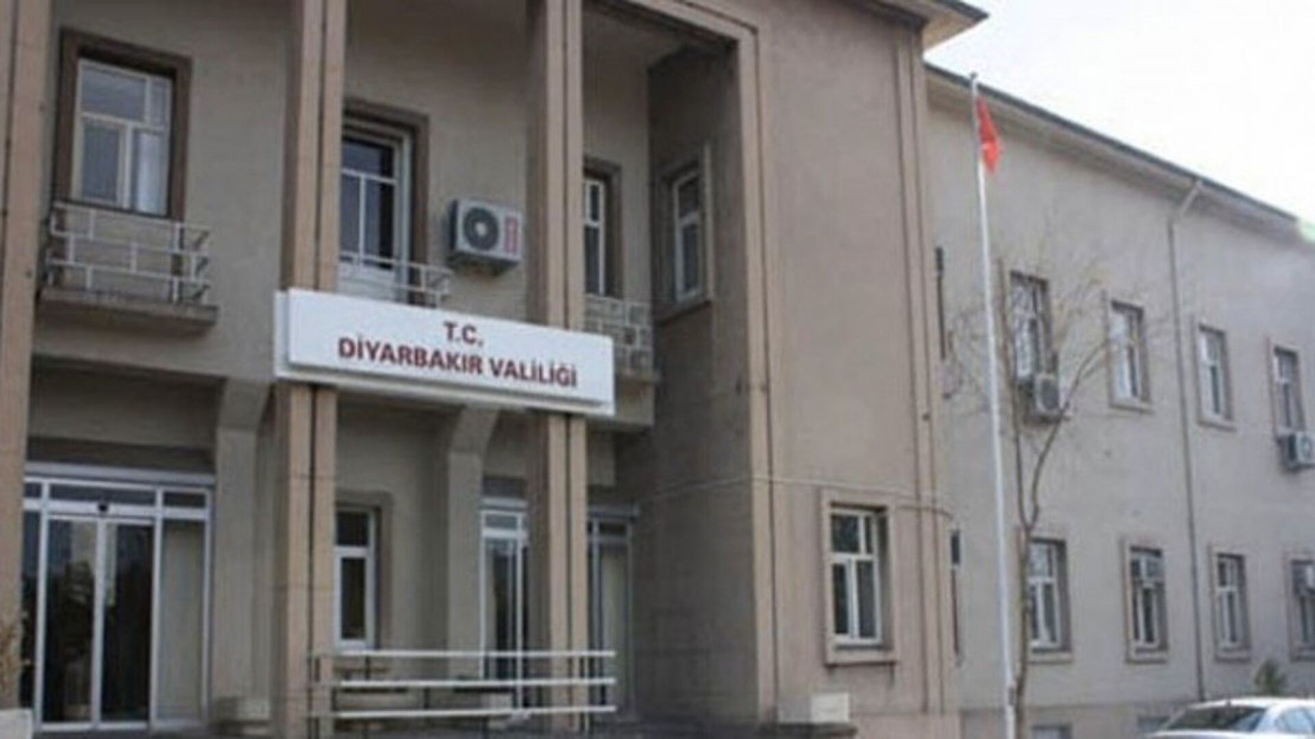 Kaymakamın imamı darp ettiği iddialarıyla ilgili Diyarbakır Valiliği’nden açıklama!