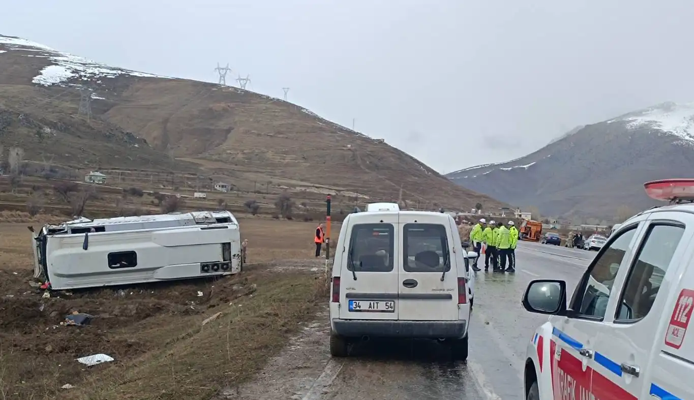 Son Dakika: Kara yolunda feci kaza: Onlarca yaralı!