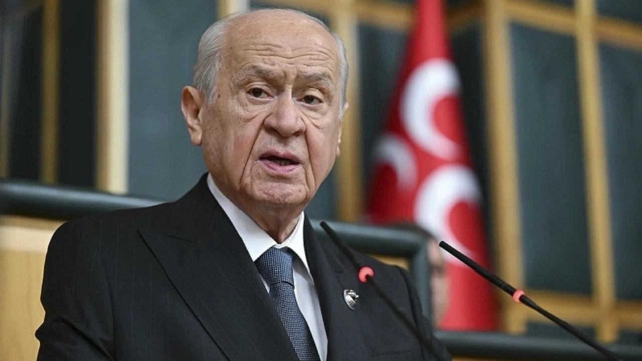 Devlet Bahçeli, İmanı Darp Eden Kaymakama Destek Verdi!