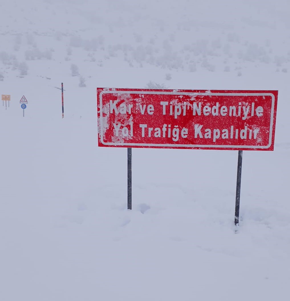 Kar ve tipi nedeniyle Muş-Kulp-Diyarbakır yolu ulaşıma kapatıldı