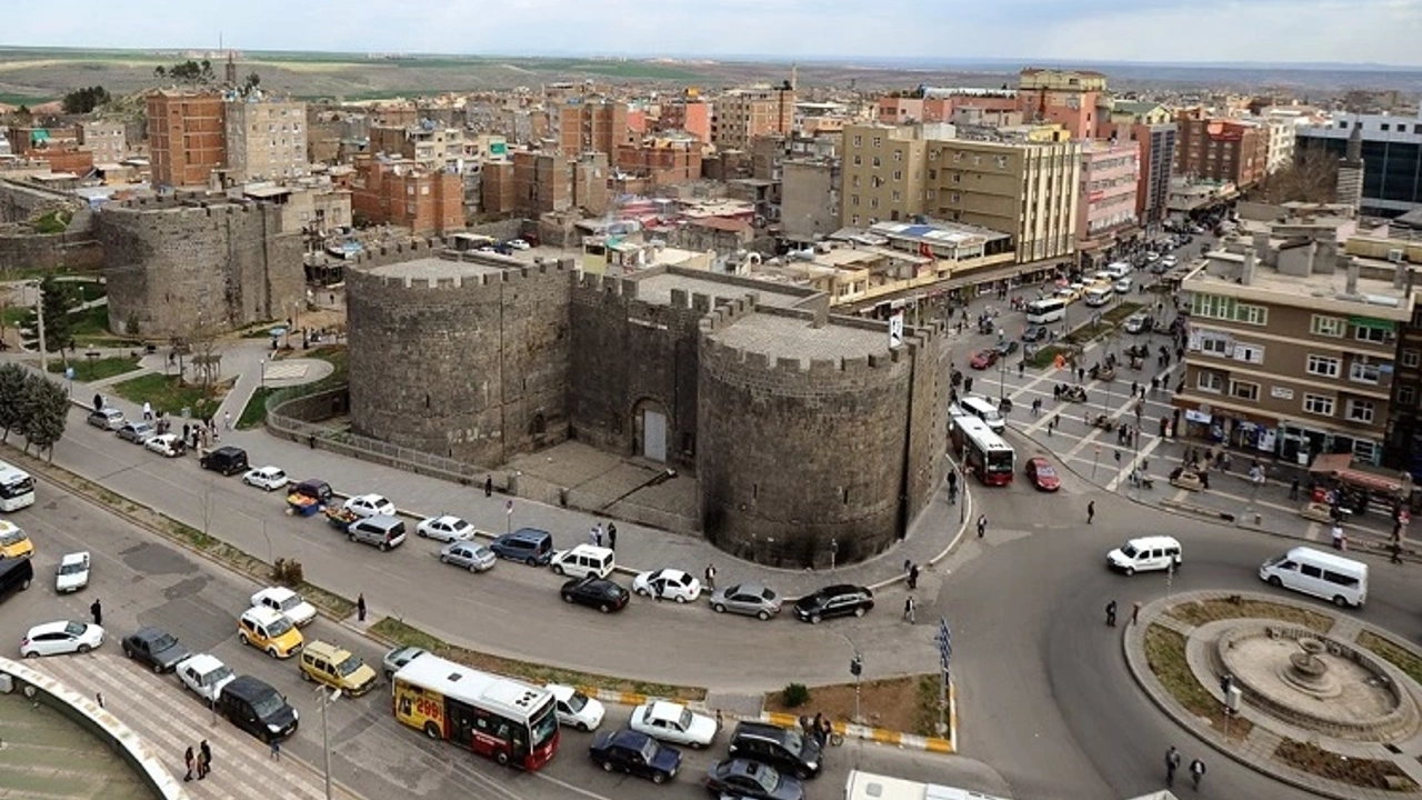 Diyarbakır dahil deprem bölgelerinde çalışmalar sürüyor!