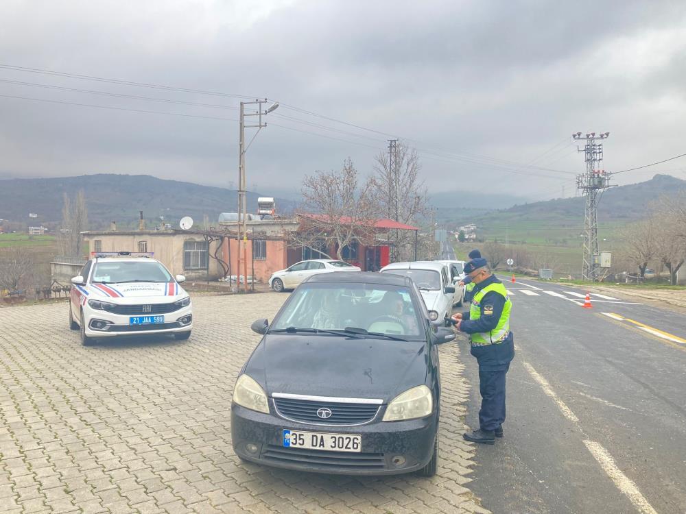 Diyarbakır’da Emniyet Kemeri Denetimi: Sürücülere Ceza Yağdı!