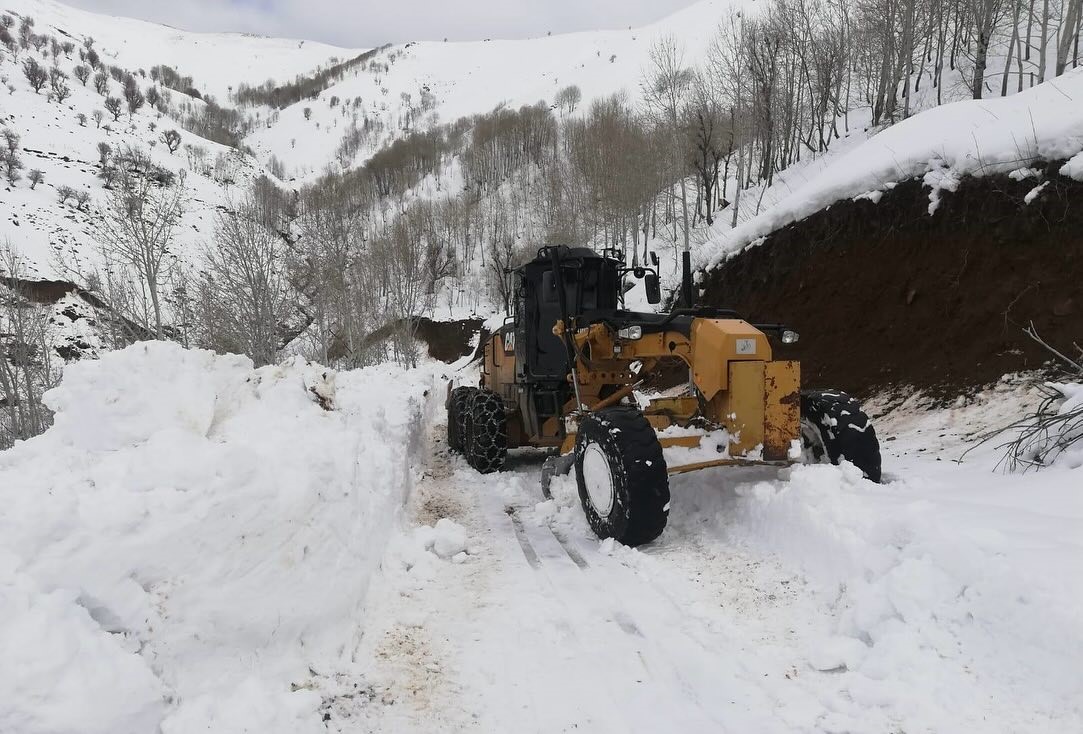 Kardan kapalı olan 130 yolun 60'ı açıldı