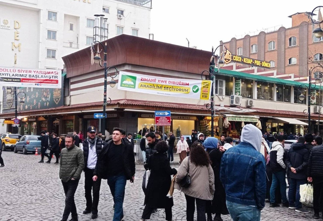 HÜDA PAR Diyarbakır İl Başkanlığı’ndan anlamlı kampanya: "Anadilimi Seçiyorum"