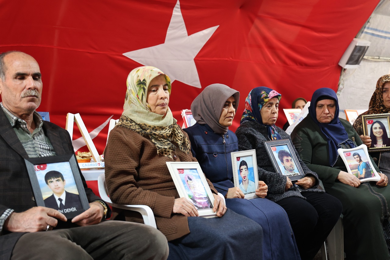 Diyarbakır annelerinin evlat nöbeti sürüyor!