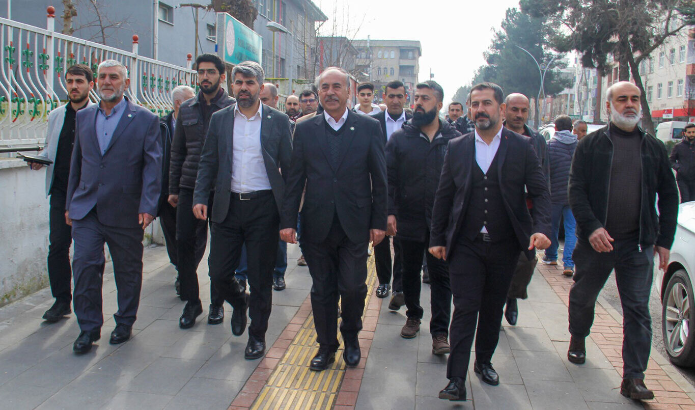 Hüda Par Diyarbakır adayı Dinç, Bismil'de vatandaşlarla bir araya geldi