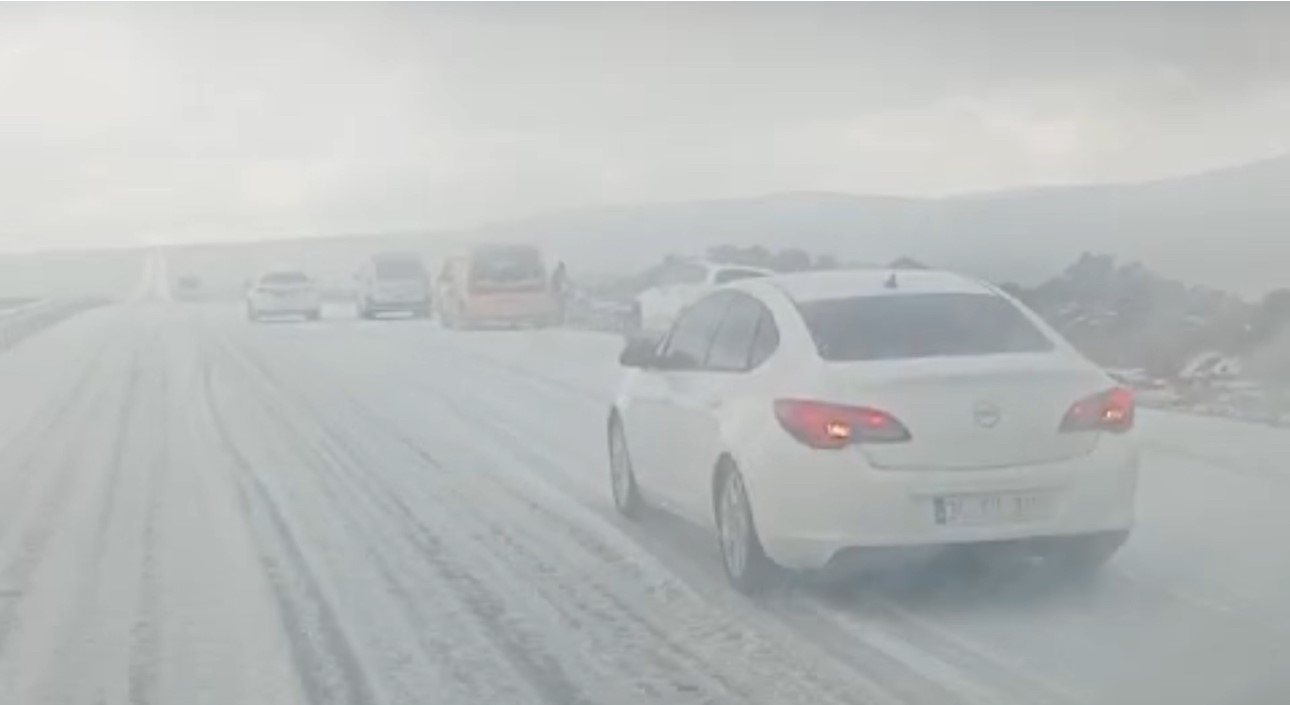 Diyarbakır karayolunda dolu yağışı etkili oldu