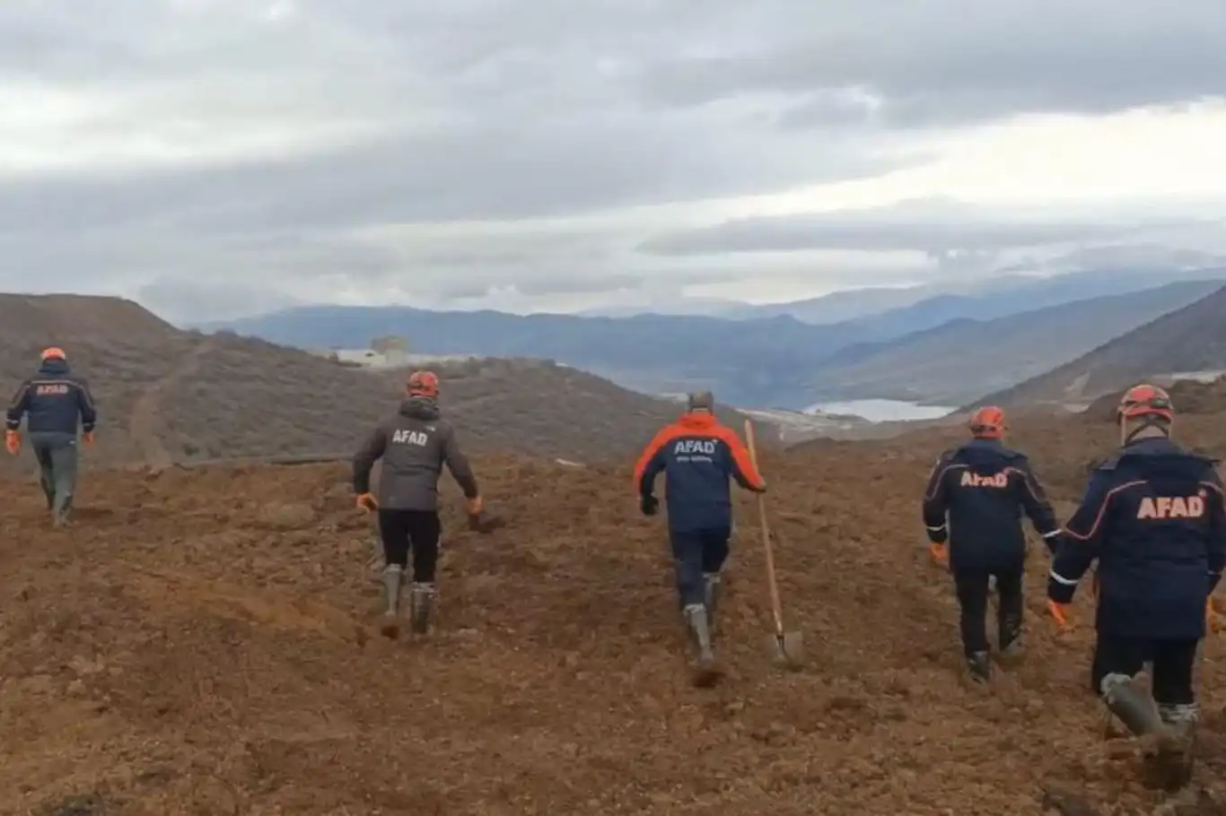 AFAD: Erzincan'da çalışmalar aralıksız devam ediyor